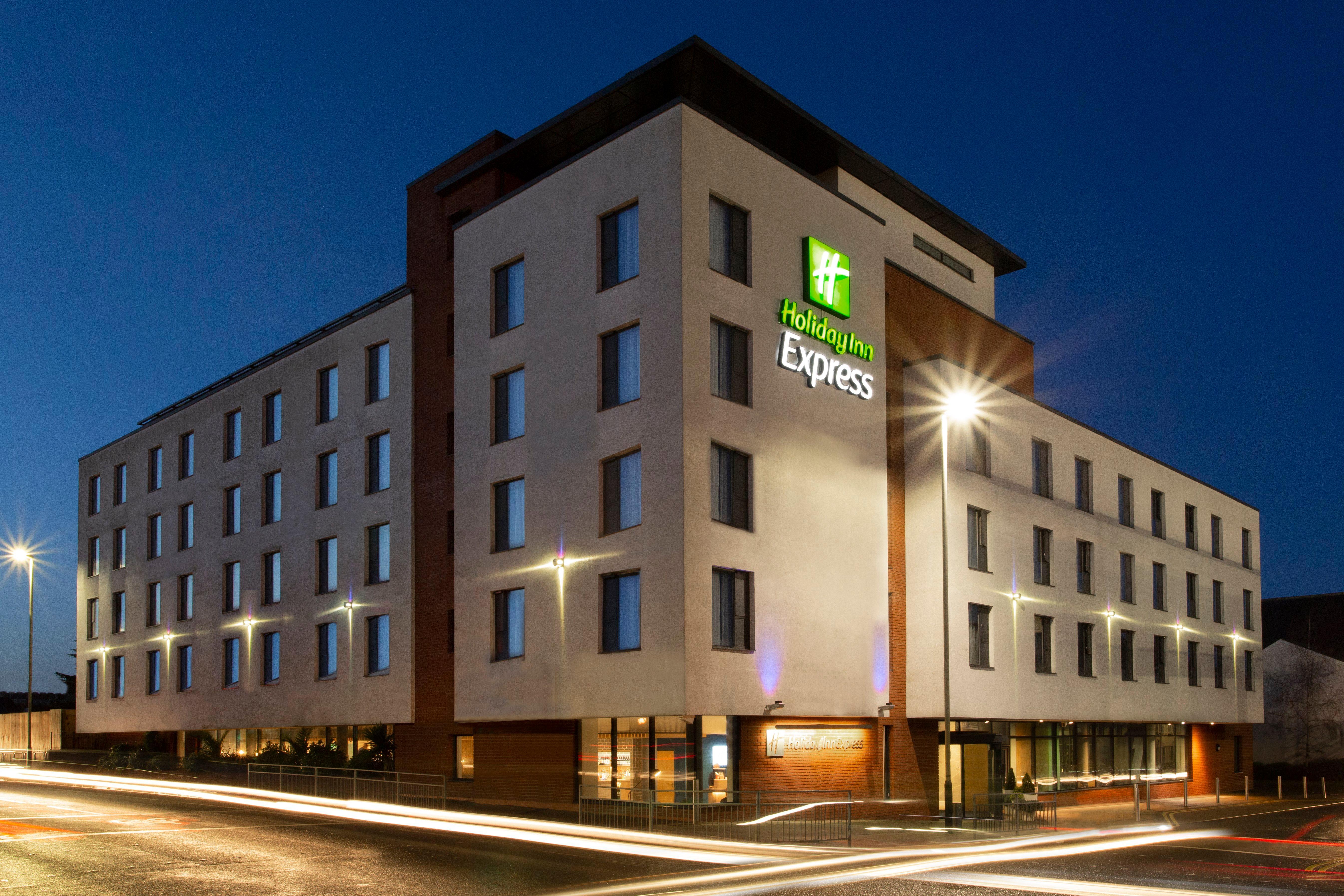 Holiday Inn Express Cheltenham Town Centre, An Ihg Hotel Exterior photo